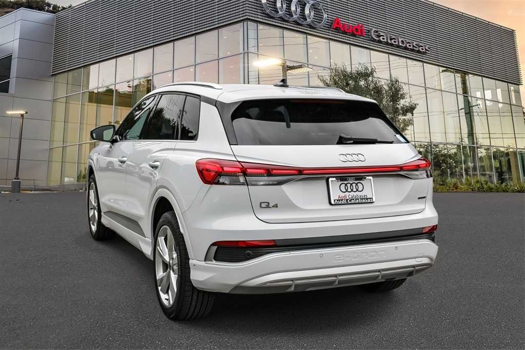Thumbnail: 2023 Audi Q4 e-tron - 2
