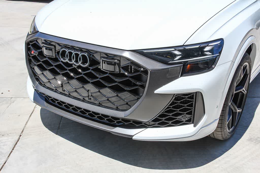 Thumbnail: 2026 Audi RS Q8 - 8