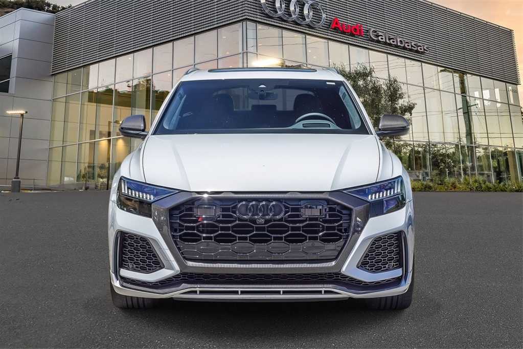 Thumbnail: 2024 Audi RS Q8 - 6