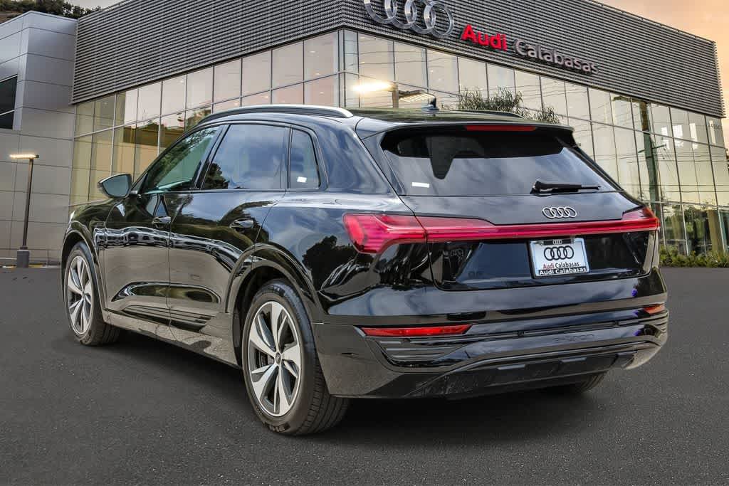 Thumbnail: 2024 Audi Q8 e-tron - 2