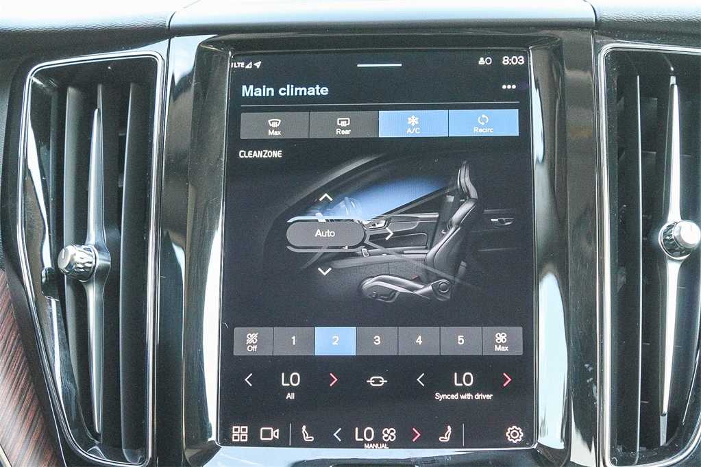 Thumbnail: 2023 Volvo XC60 - 14