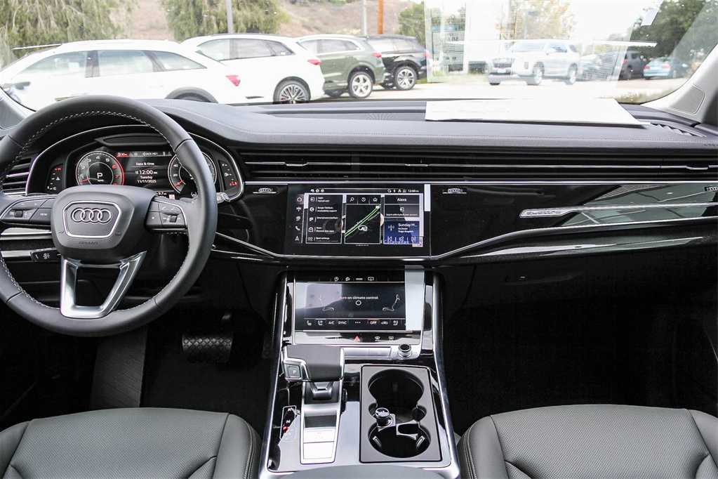 Thumbnail: 2025 Audi Q7 - 13