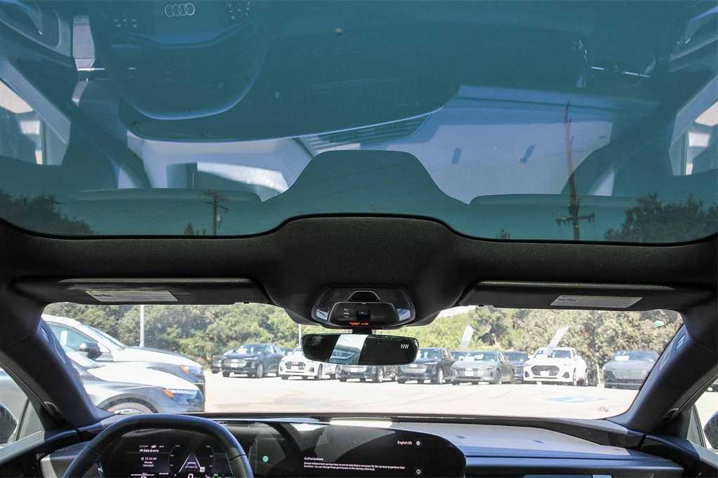 Thumbnail: 2025 Audi e-tron S - 13