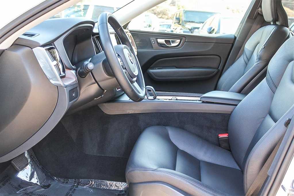 Thumbnail: 2023 Volvo XC60 - 20