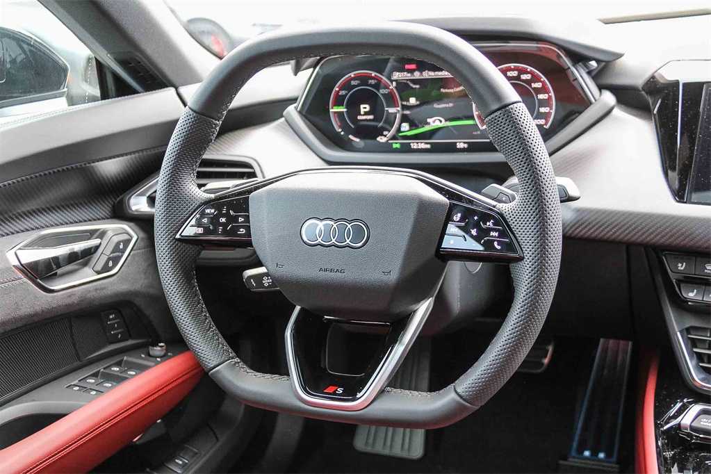 Thumbnail: 2026 Audi e-tron GT - 15