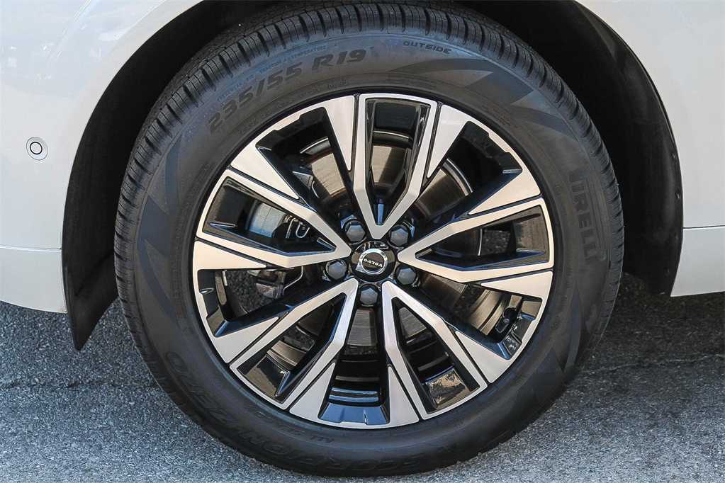 Thumbnail: 2023 Volvo XC60 - 10