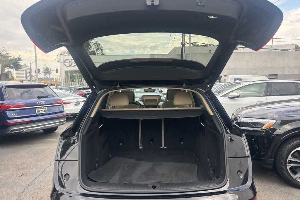 Thumbnail: 2022 Audi Q5 - 35