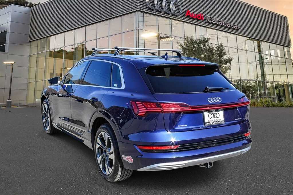 Thumbnail: 2022 Audi e-tron - 2