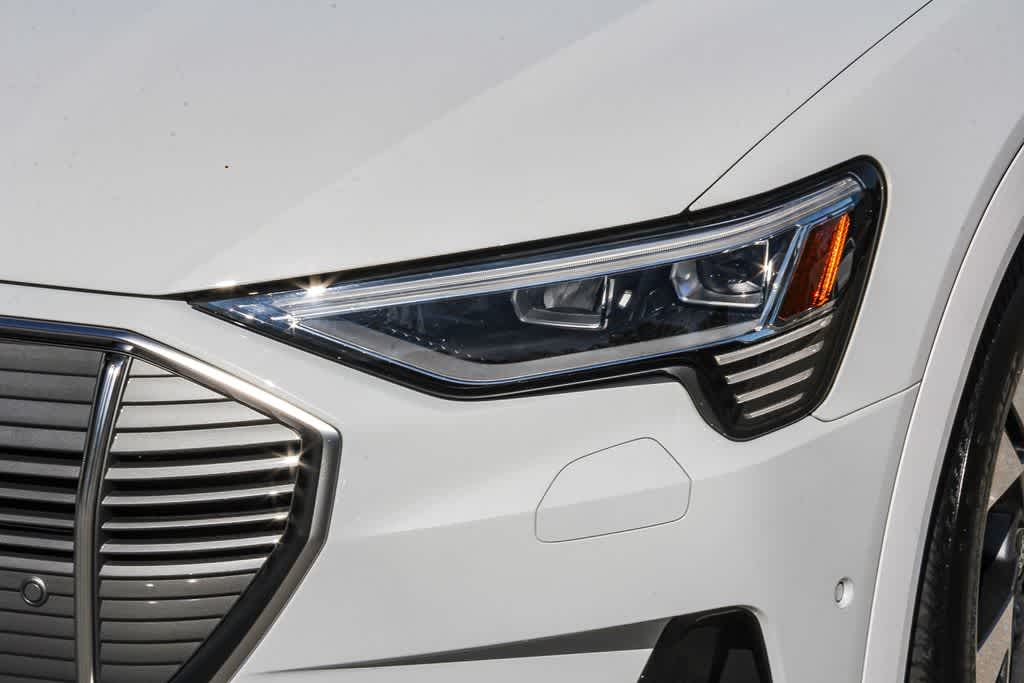 Thumbnail: 2023 Audi e-tron - 7