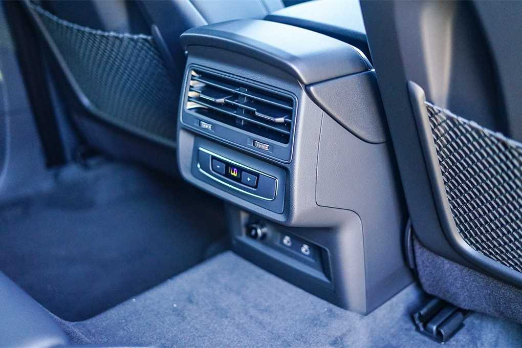 Thumbnail: 2026 Audi Q8 - 16