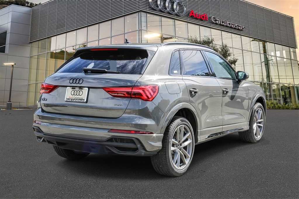 Thumbnail: 2025 Audi Q3 - 4