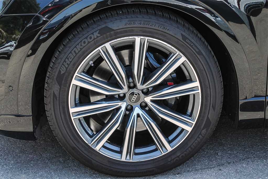 Thumbnail: 2022 Audi SQ8 - 10
