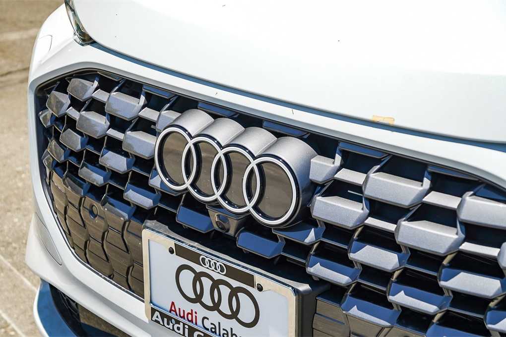 Thumbnail: 2025 Audi Q5 - 9