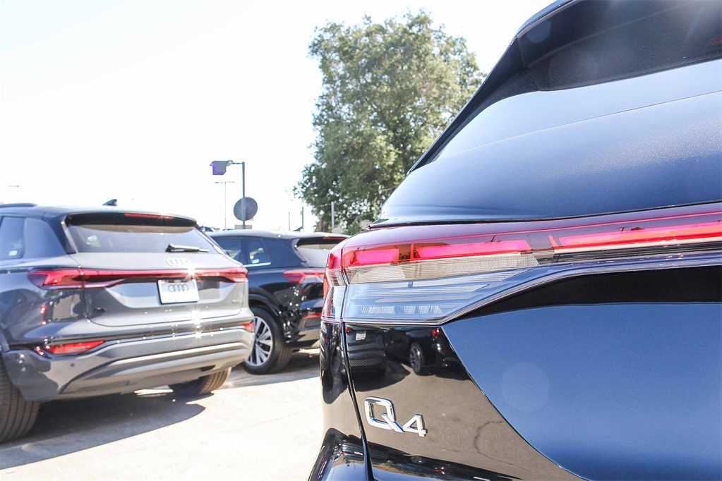 Thumbnail: 2023 Audi Q4 e-tron - 11