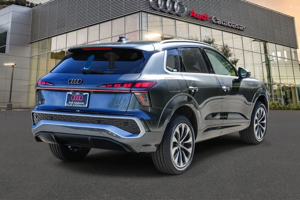 Thumbnail: 2026 Audi Q3 - 4