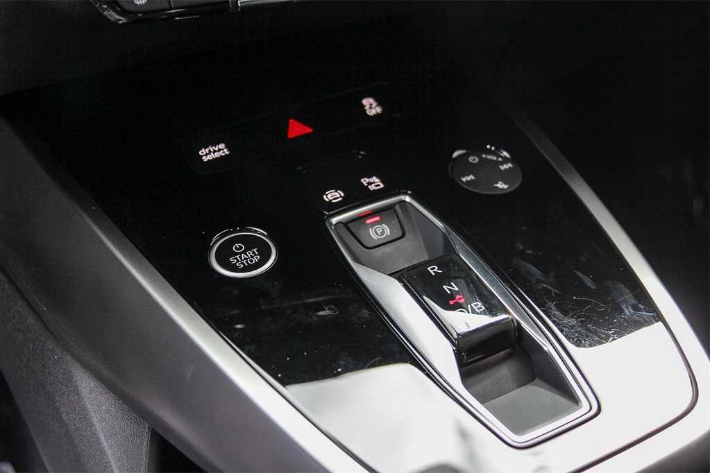 Thumbnail: 2023 Audi Q4 e-tron - 17