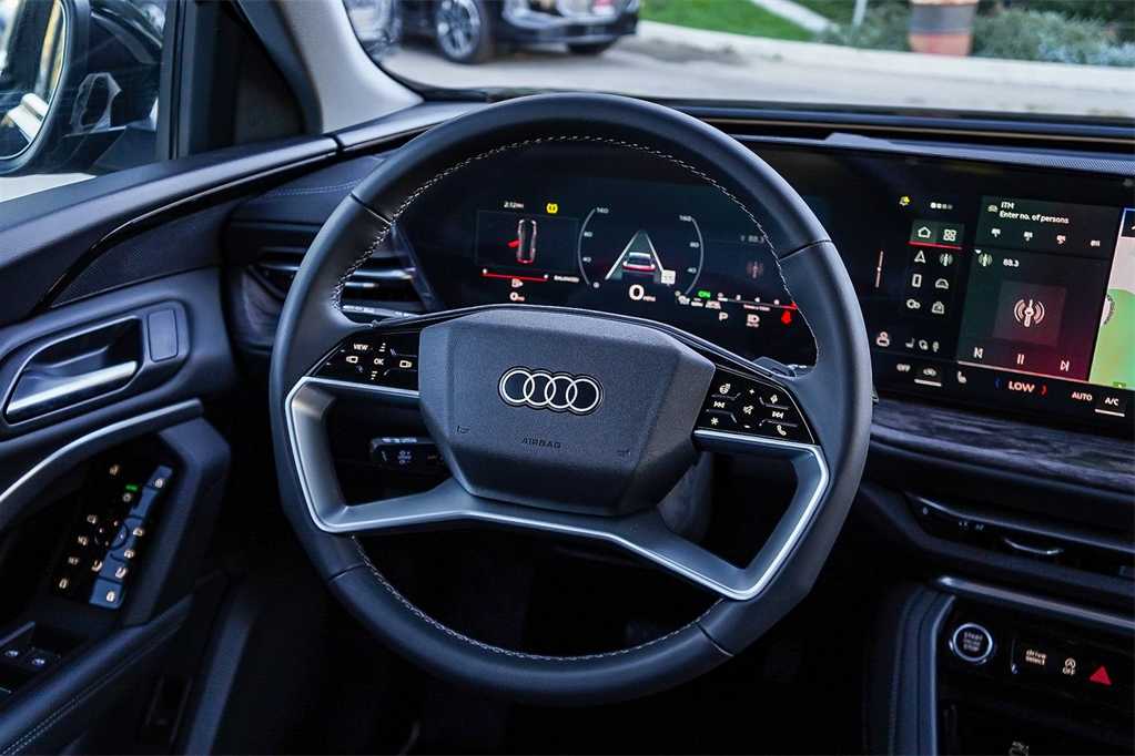 Thumbnail: 2025 Audi Q5 - 15