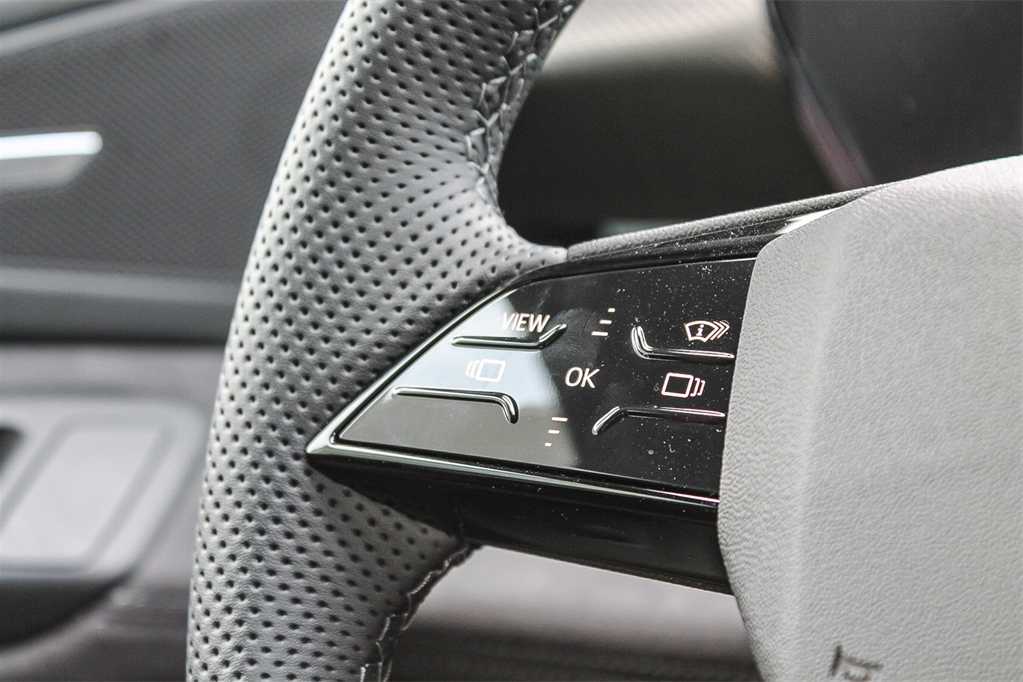 Thumbnail: 2025 Audi SQ6 e-tron - 16