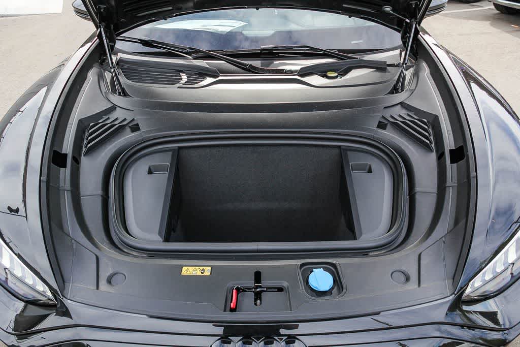 Thumbnail: 2026 Audi e-tron GT - 27