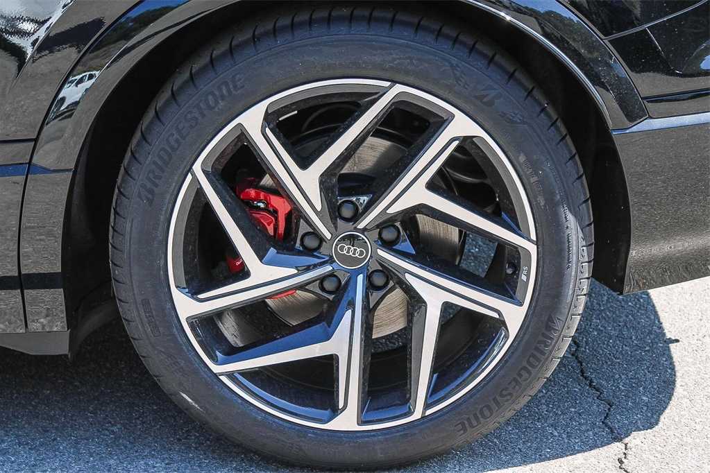 Thumbnail: 2025 Audi SQ6 e-tron - 11