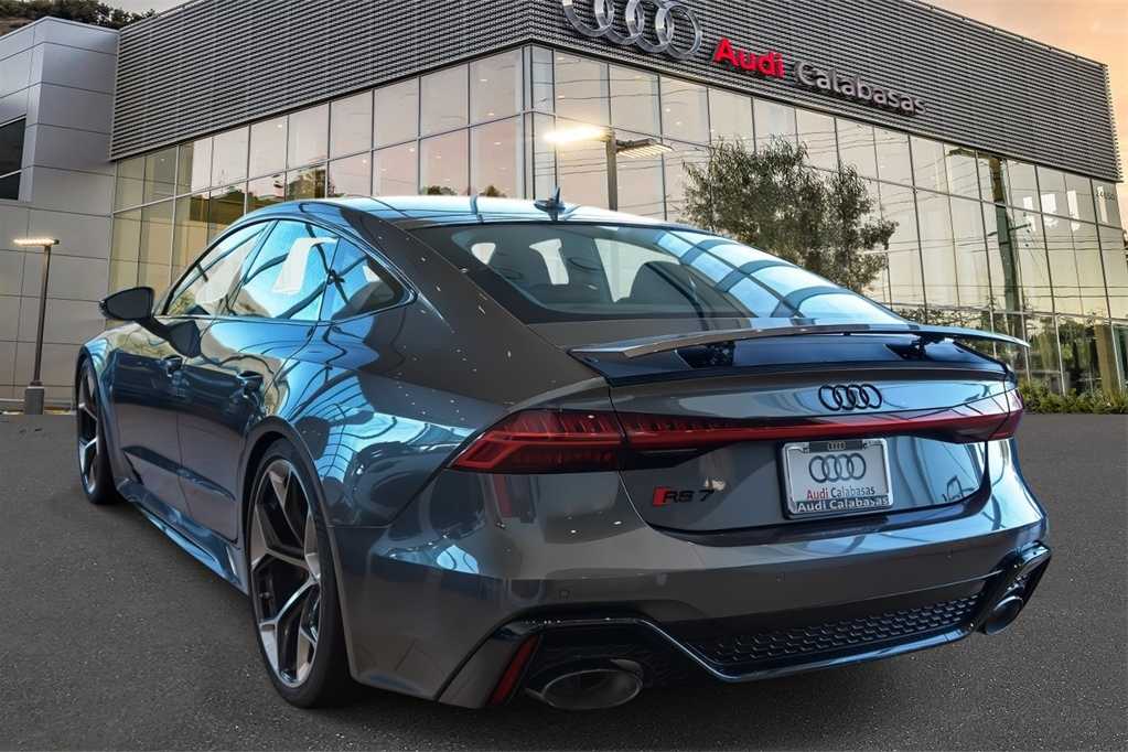 Thumbnail: 2026 Audi RS 7 - 6