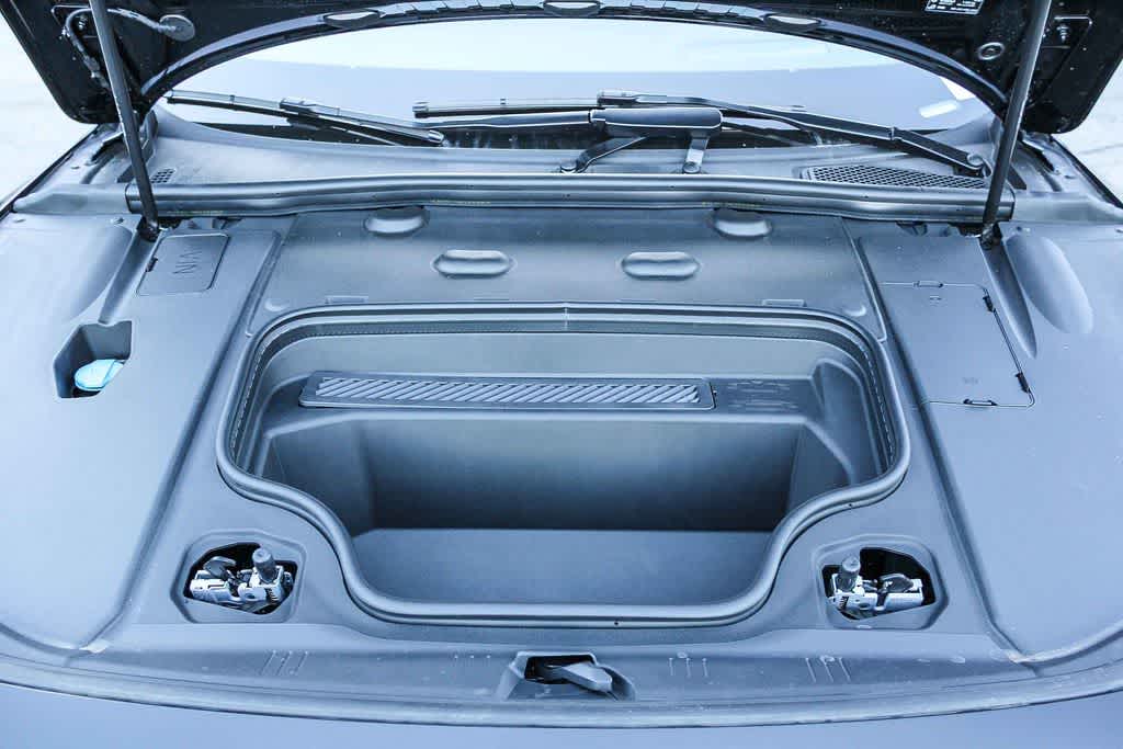 Thumbnail: 2025 Audi e-tron S - 26