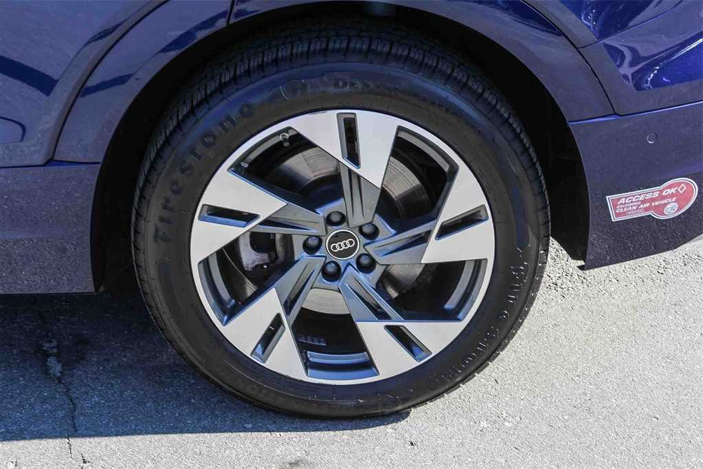 Thumbnail: 2022 Audi e-tron - 10