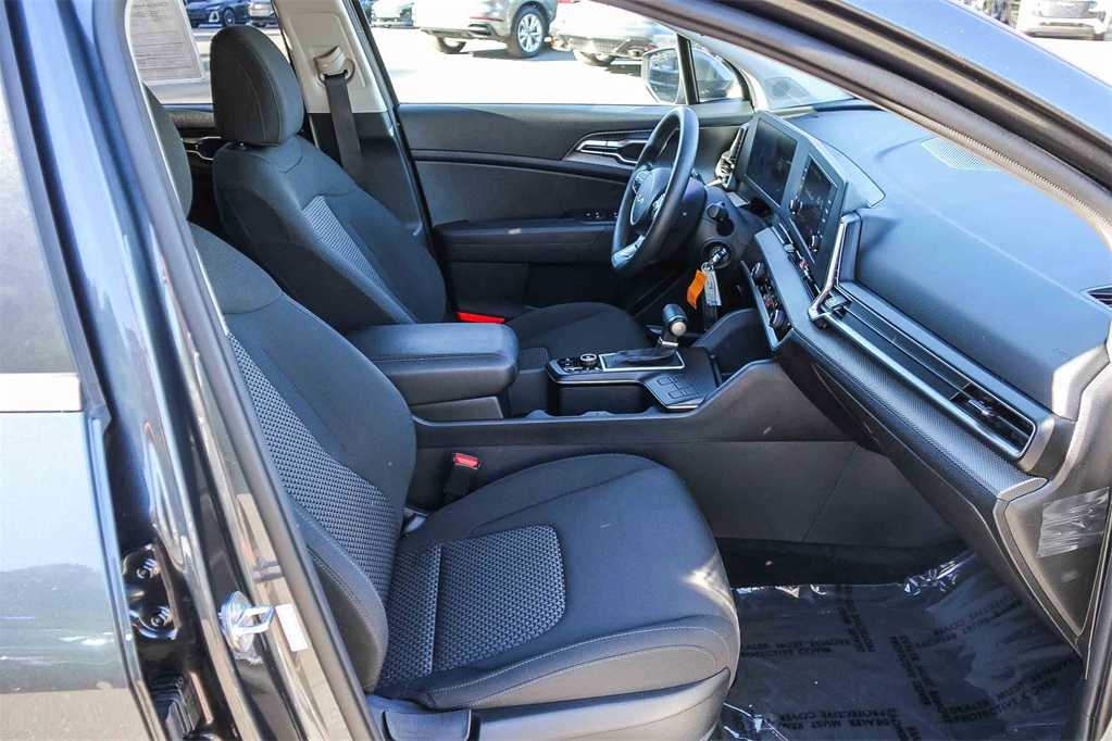 Thumbnail: 2023 Kia Sportage - 17