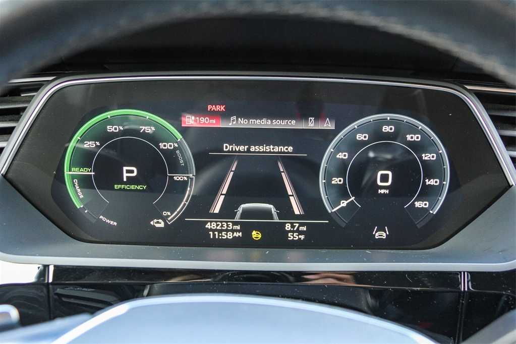 Thumbnail: 2022 Audi e-tron - 24