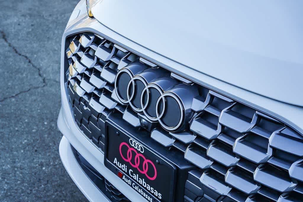 Thumbnail: 2025 Audi Q5 - 9