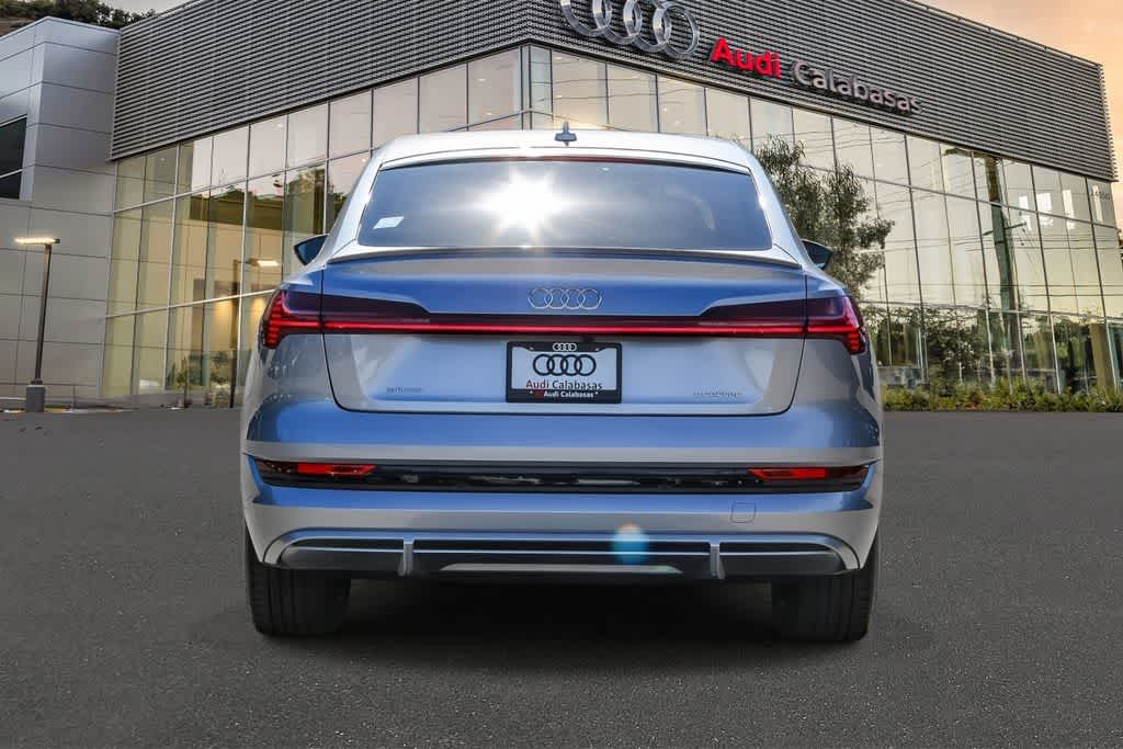 Thumbnail: 2023 Audi e-tron S - 3