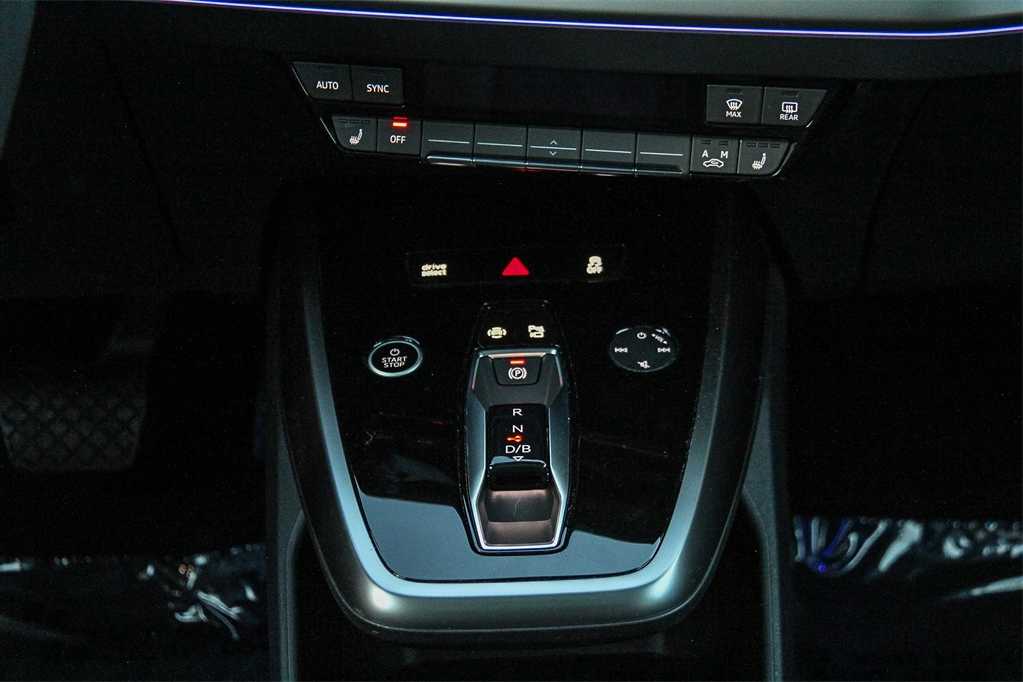 Thumbnail: 2024 Audi Q4 e-tron - 14