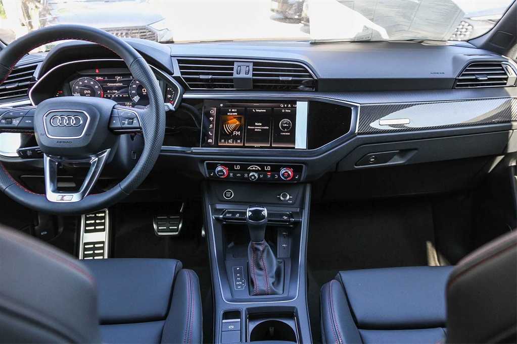 Thumbnail: 2025 Audi Q3 - 13