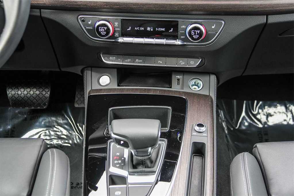 Thumbnail: 2025 Audi Q5 - 14