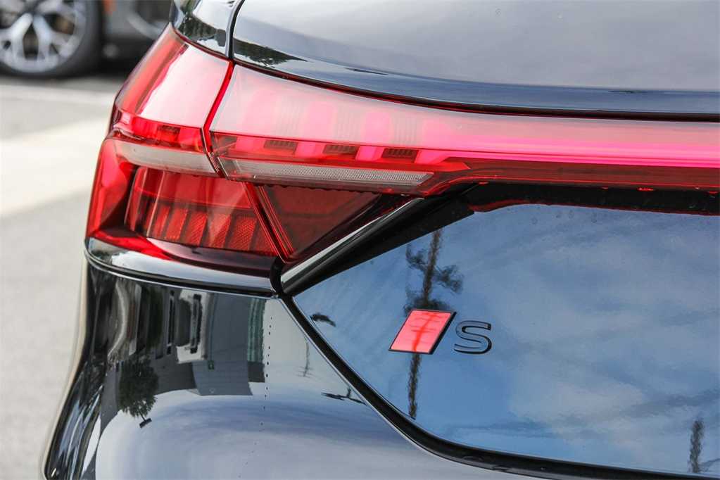 Thumbnail: 2026 Audi e-tron GT - 11