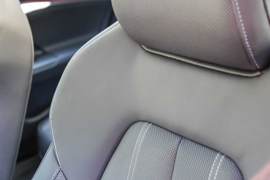 Thumbnail: 2025 Audi e-tron S - 23