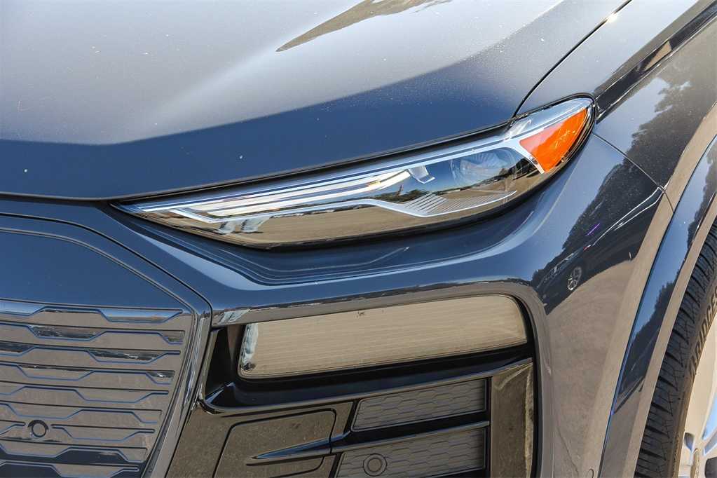 Thumbnail: 2025 Audi Q6 e-tron - 7