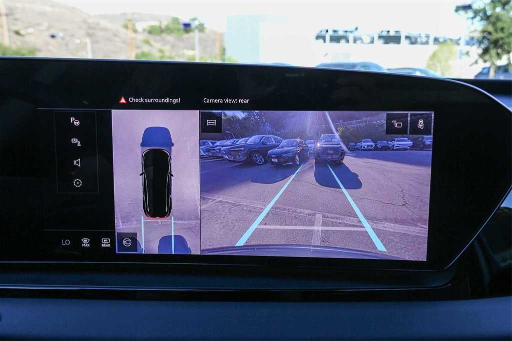 Thumbnail: 2025 Audi Q6 e-tron - 23