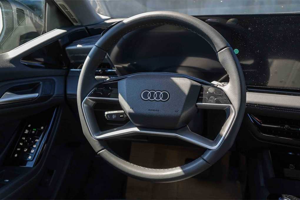 Thumbnail: 2025 Audi e-tron S - 15