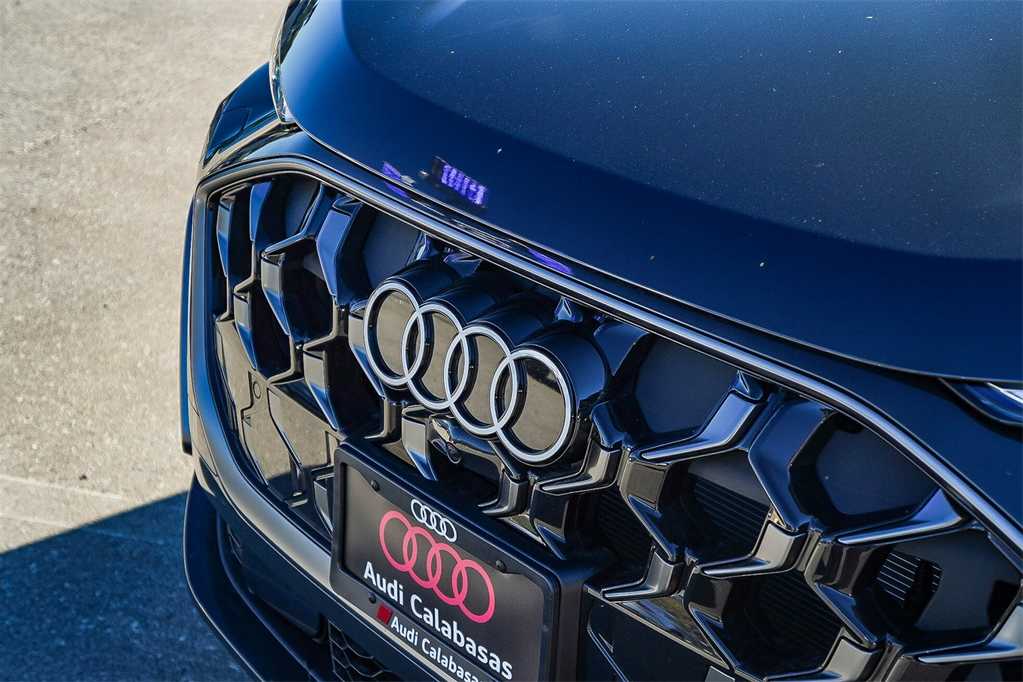 Thumbnail: 2025 Audi Q5 - 9