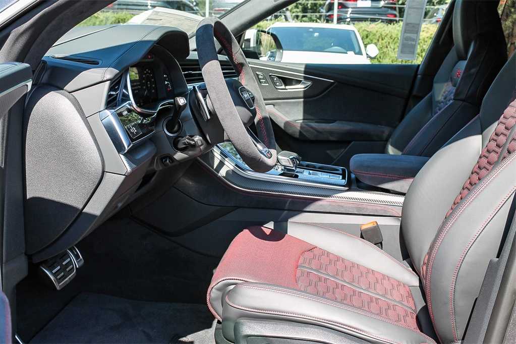 Thumbnail: 2025 Audi RS Q8 - 20