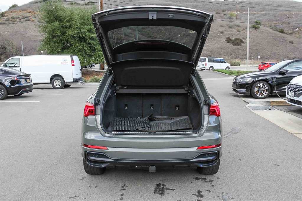 Thumbnail: 2022 Audi Q3 - 26