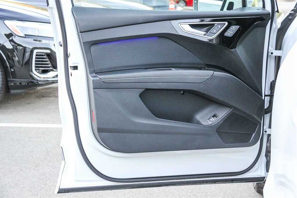 Thumbnail: 2024 Audi Q4 e-tron - 22