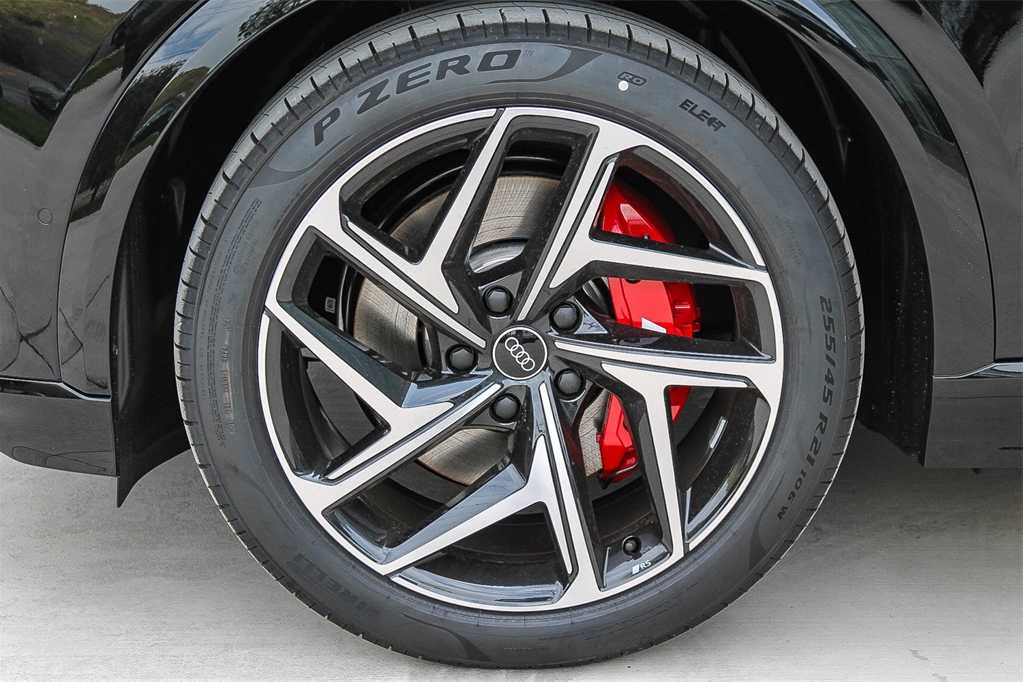 Thumbnail: 2025 Audi SQ6 e-tron - 10