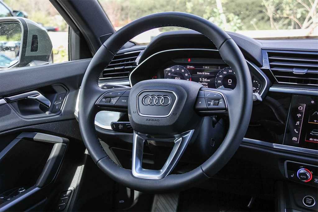 Thumbnail: 2025 Audi Q3 - 16