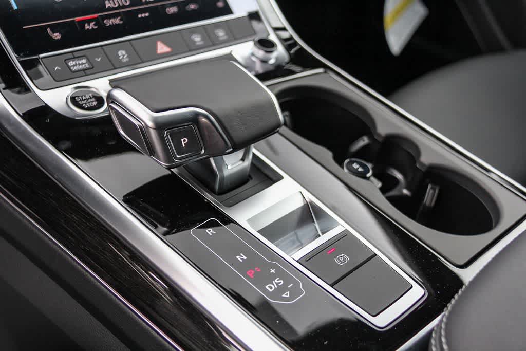 Thumbnail: 2026 Audi Q7 - 13