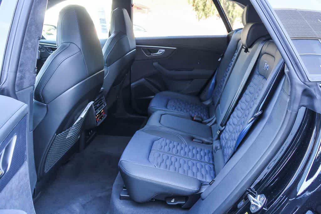 Thumbnail: 2026 Audi RS Q8 - 15