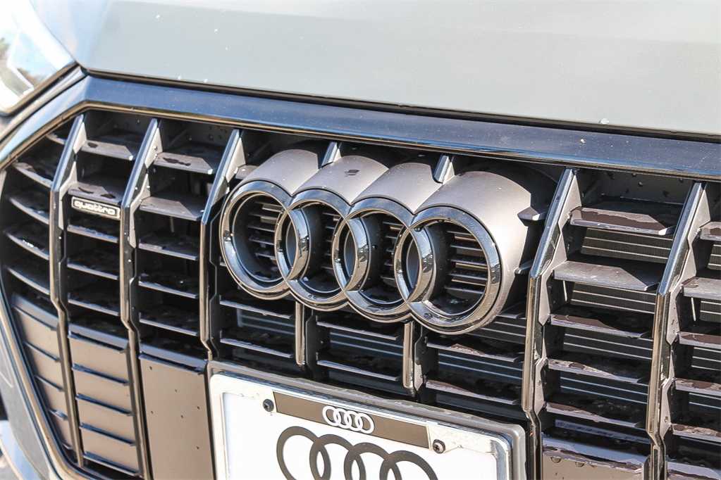 Thumbnail: 2025 Audi Q3 - 9