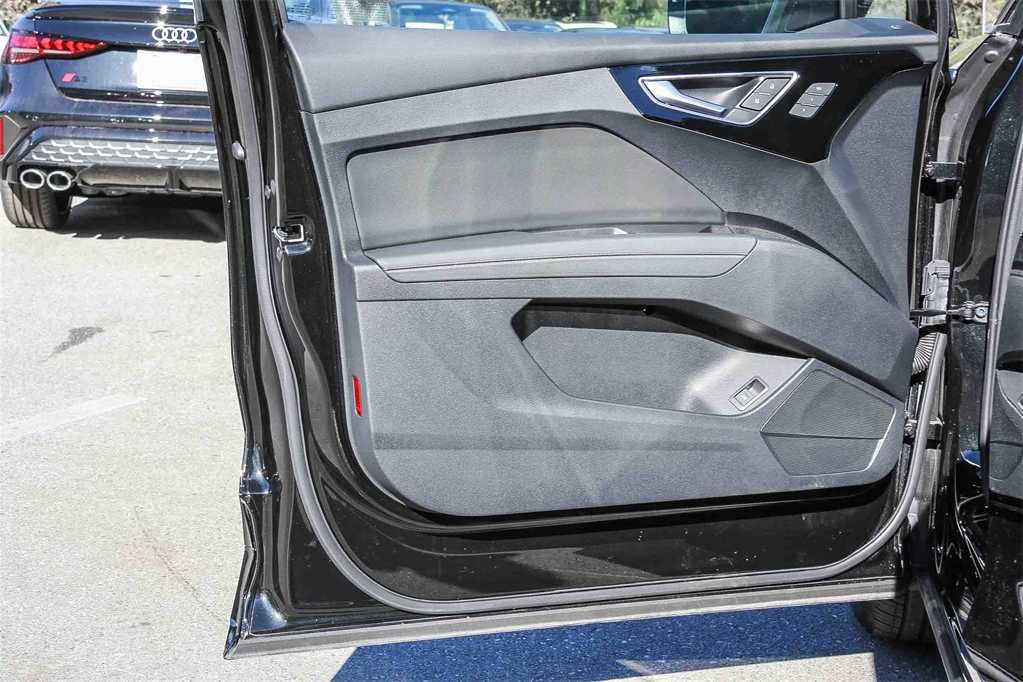 Thumbnail: 2024 Audi Q4 e-tron - 22