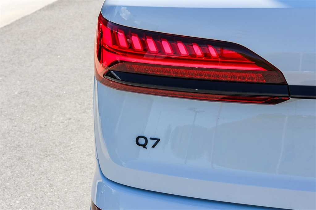 Thumbnail: 2025 Audi Q7 - 11
